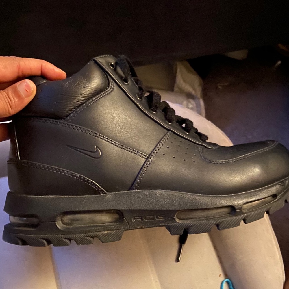 Nike ACG size 9.5